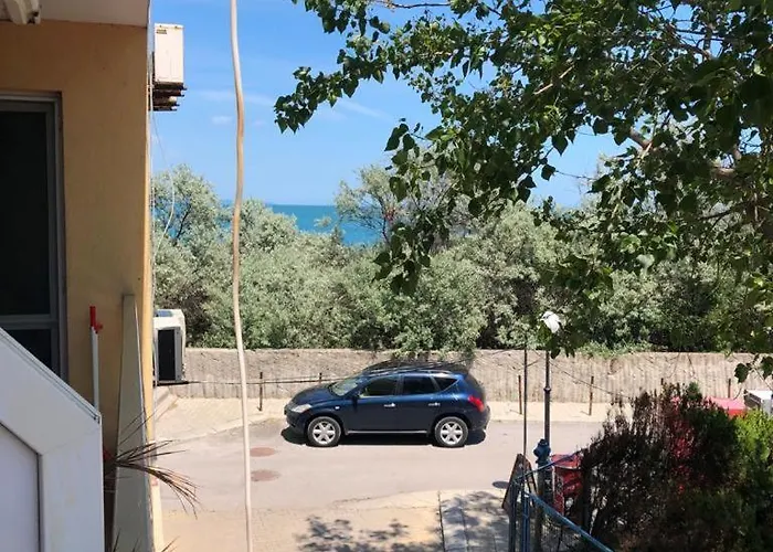 първа линия лазур