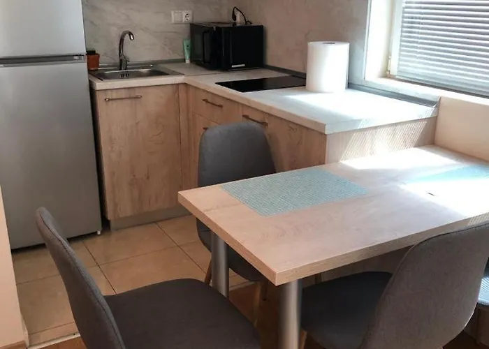 първа линия лазур 포마리