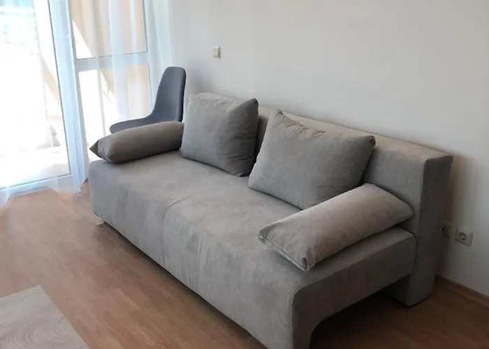 първа линия лазур *