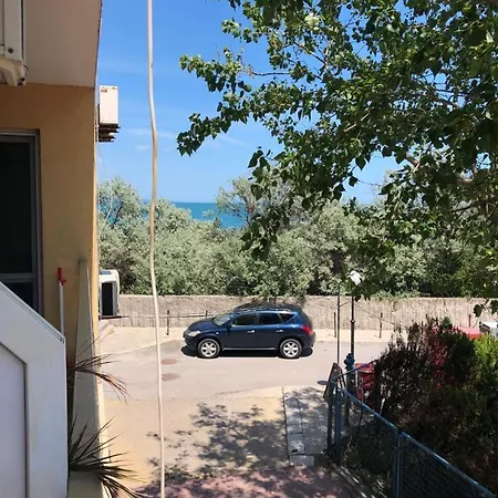 първа линия лазур