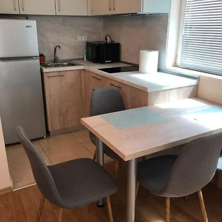 първа линия лазур Pomorie