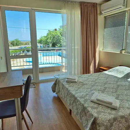 първа линия лазур * Pomorie